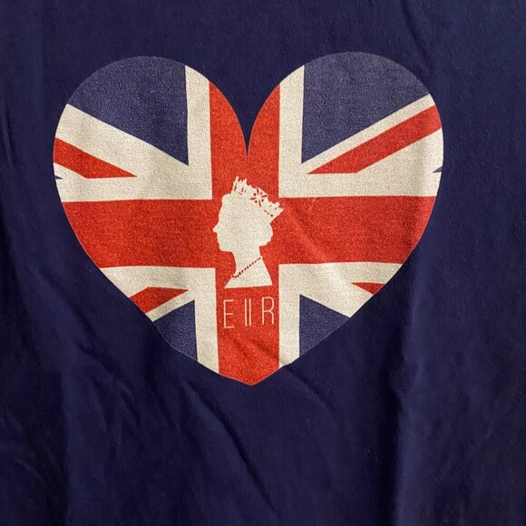 PORT & COMPANY Ring Spun Blue Short Sleeve T Shirt with Queen Elizabeth Size M - Picture 2 of 7